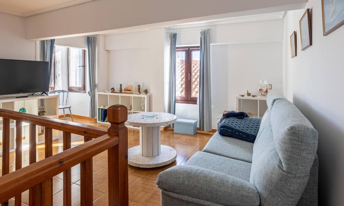 Elantxobe Apartment | Family-Friendly Ogoñope Flat in Elantxobe Awaits You