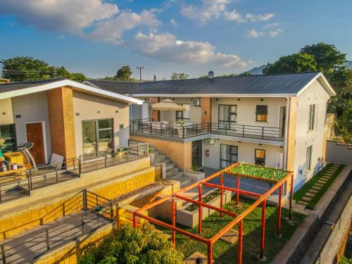 Blantyre Apartment | Delightful Oh Wine at Luca's Place - 4-Star Family Haven