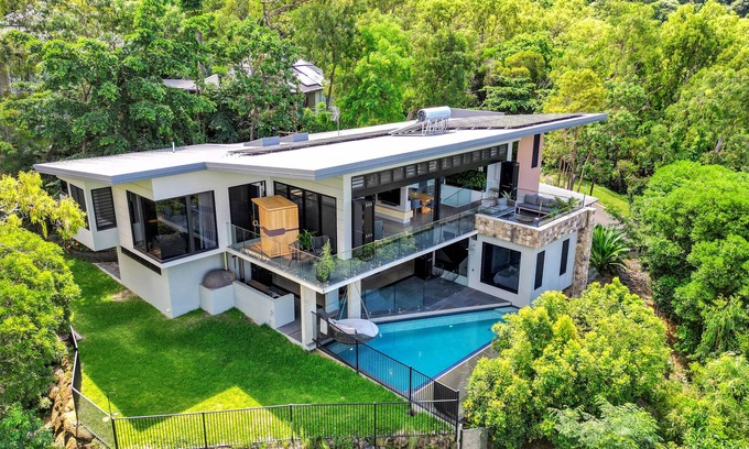 Kewarra Beach Apartment | Ohana- Luxury Family Escape