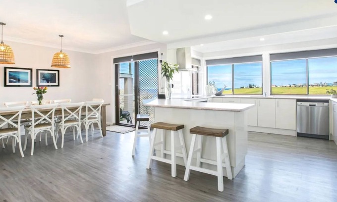 Kiama House | Ohana Oasis: Oceanfront Retreat with Pool & Beach Access