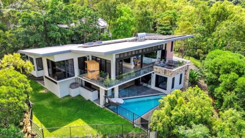 Kewarra Beach Apartment | Ohana - The Ultimate Family Pool Retreat for Memorable Getaways