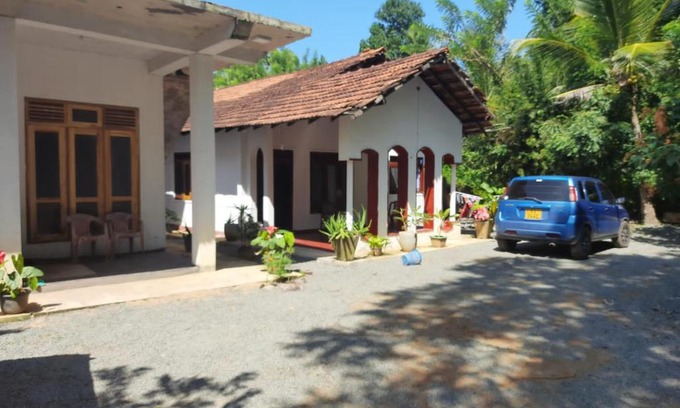Tangalle House | Pet-Friendly Ohm Home: Guest Rated 10/10 with Breakfast