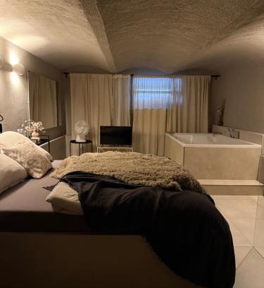 Ostrava City Centre House | OhMySpa - Bed & Bath