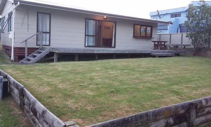Ohope House | Ohope Beach The Beach Hut: Pet-Friendly Oceanfront Retreat