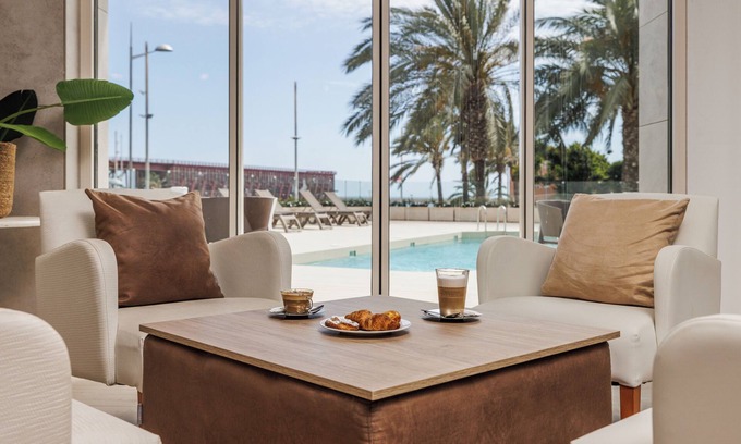 Almeria Centro Hotel | Discover Ohtels Gran Hotel Almería: A 4-Star Retreat