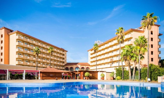 La Pineda Hotel | Discover Ohtels La Hacienda: Oceanfront Relaxation Awaits