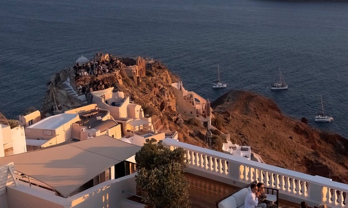 Oia Villa | Oia Mansion: 4-Bedroom Villa with Breathtaking Sunset Views