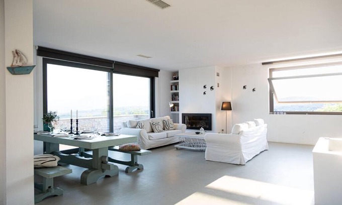 Messolonghi Villa | Oikia Aetolithi: 4-Star Retreat with Oceanfront Views