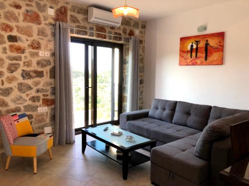 Kalo Chorio House | Idyllic Oikia Stone House in Kalo Chorio - Guest Rated 9.8