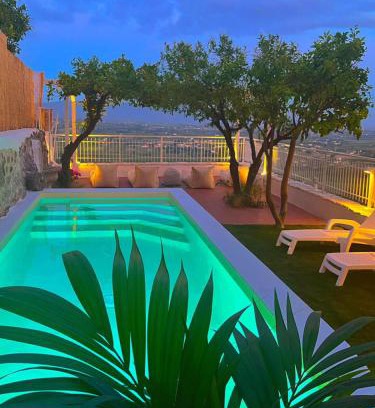 Castelforte House | Relax at OIKOS Guesthouse with Rooftop Ocean Views