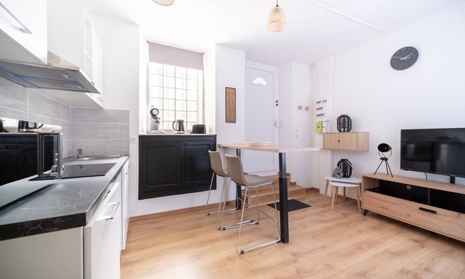 Pamiers Apartment | OIQIA Castela