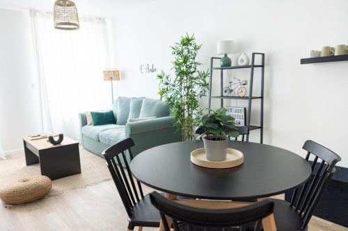 Villenauxe-la-Grande Apartment | Discover L'Aube: Cosy Stay with Independent Arrival