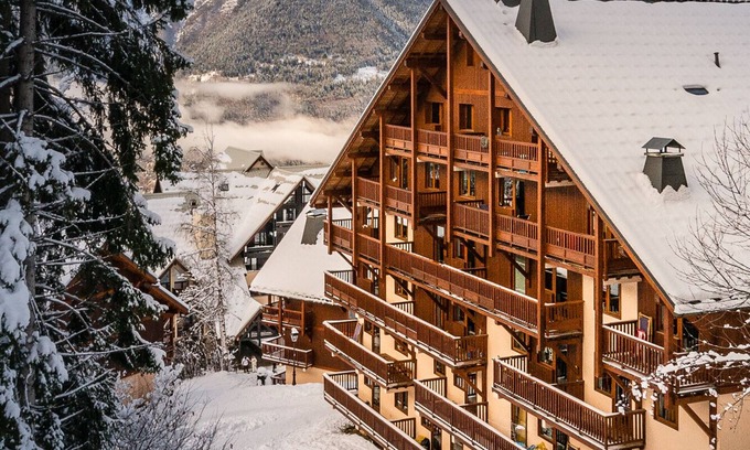 Oz Apartment | Cozy T4 Retreat at Oz-en-Oisans with Scenic Lake Views