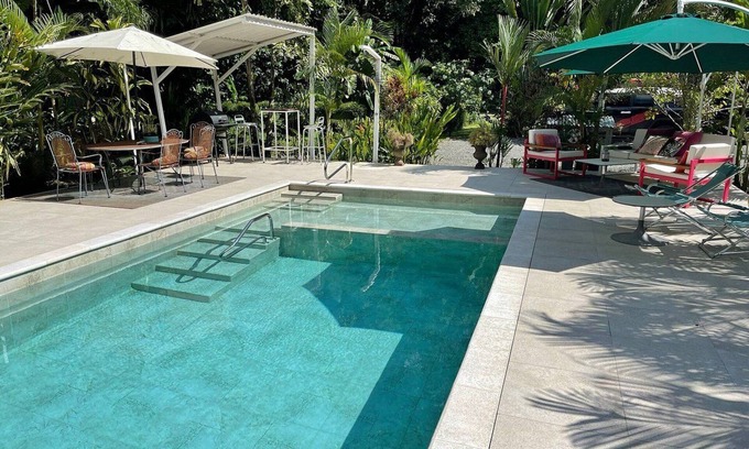 Playa Tortuga Hotel | Ojochal Gardens Villas: Ocean View Retreat with Spa & Pool