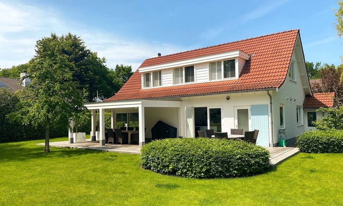 Oostkapelle House | Family-Friendly OK10 House with Gorgeous Garden Retreat