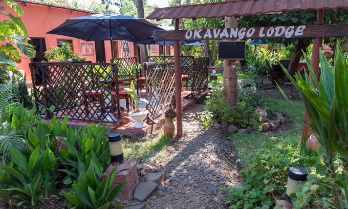 Livingstone Cabin | Cozy Okavango Lodge with Kitchen, Restaurant & Breakfast