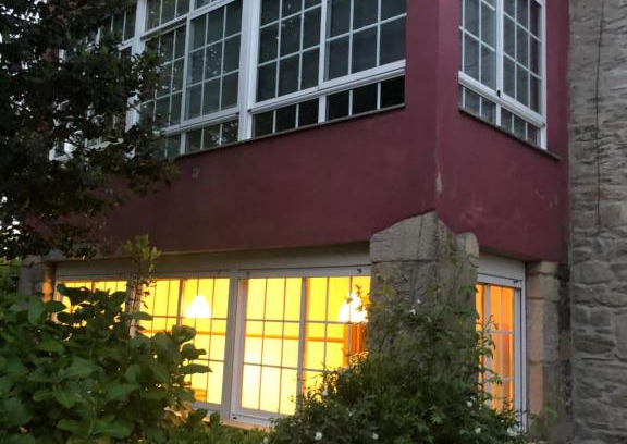 Sarria House | Discover Oktheway Casa da Escola: 4-Star Family Retreat