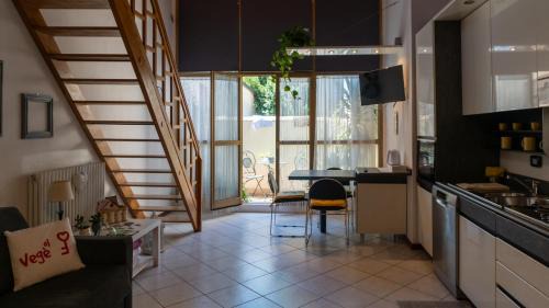Scanzorosciate Apartment | Explore Ol Vegè Casa: Historic Center, Pet & Child Friendly