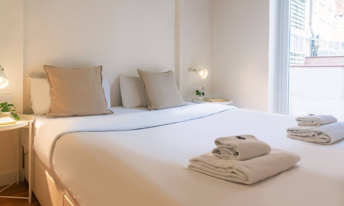 Collblanc y La Torrassa Apartment | Top-Rated Olala Vibe Apartment with Spa & Family Amenities