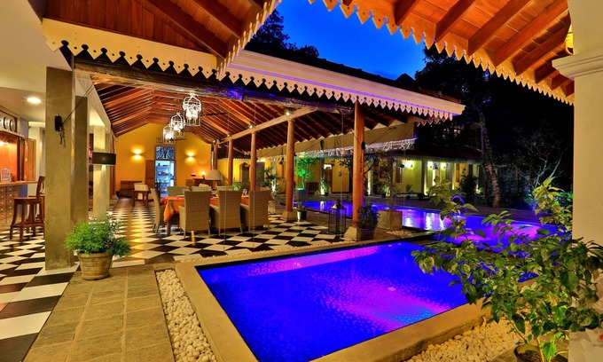 Kesbewa Hotel | Relax at Olcote in Ceylon: Poolside Family Retreat