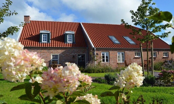 Westerhusen House | Cozy Old Bakery - Vorderhuus with Family-Friendly Amenities