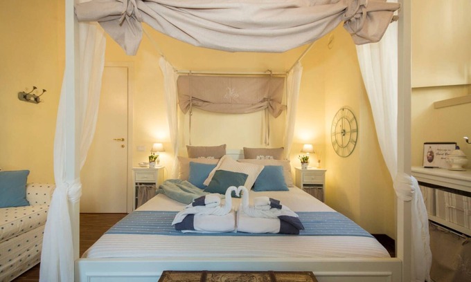 Como Apartment | Cozy Old Borgo Vico - Lake Como Apartment with Pool