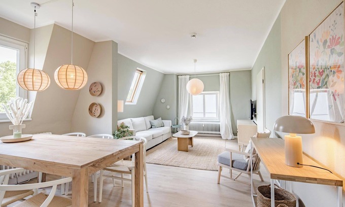 Altona-Nord Apartment | Discover Vrbo Property: Family-Friendly Retreat with Spa