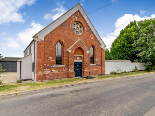 Glentham House | Relax and Unwind at the Old Chapel with Pet-Friendly Amenities