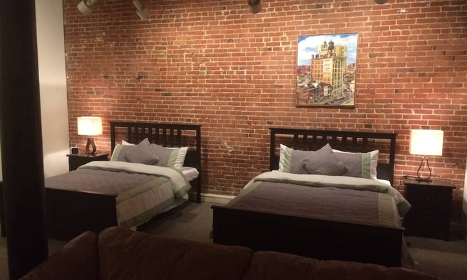 Center City East Condo | Historic Old City - Bi-Level Loft with Kitchen Access