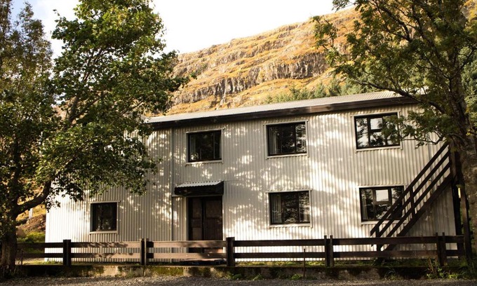 Hofn Bed & Breakfast | Experience Old Cottage - Reynivellir II with Hot Tub Access