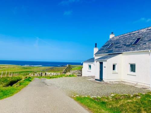 Arnol House | Idyllic Old Croft House Cottage on Isle of Lewis, 4-Star