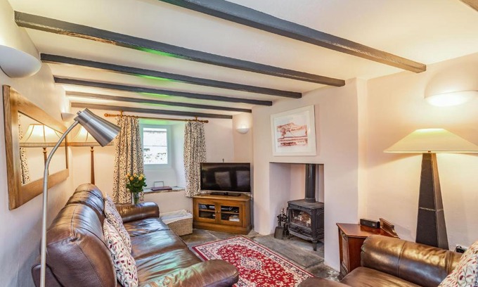 Bainbridge House | Welcoming Old Dame School: Family-Friendly & 4-Star Comfort