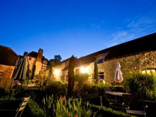 Downton on the Rock Hotel | Experience Old Downton Lodge: 5-Star Dining & Perfect Reviews