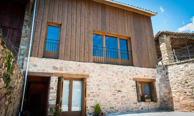 Conca de Dalt House | Historic 19th Century Detached House with Spa & Breakfast