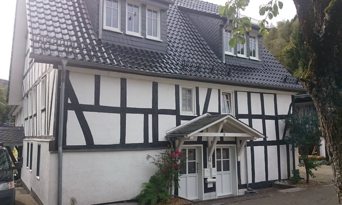 Netphen Apartment | Old farmhouse with charm