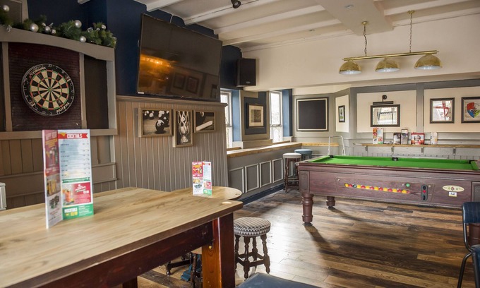 Hull Hotel | Cozy Old Grey Mare Hotel with Family-Friendly Amenities