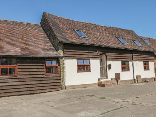 Church Stretton House | Discover Old Hall Barn 3: Pet-Friendly and Family Approved