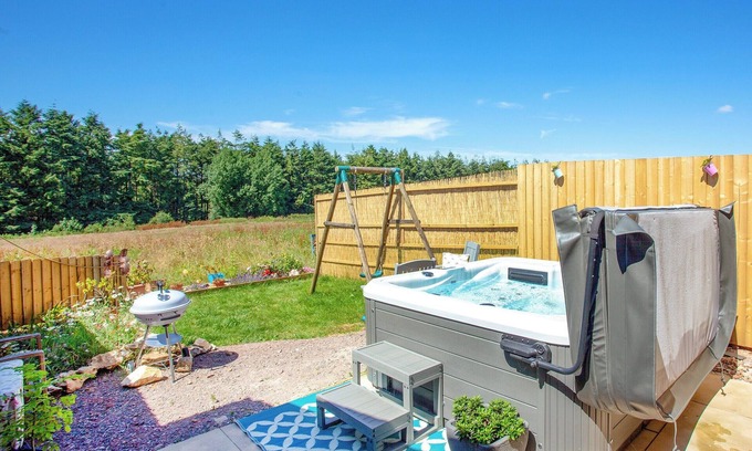 Honiton Cottage | Spacious 3-Bedroom Accommodation with Hot Tub in Dunkeswell