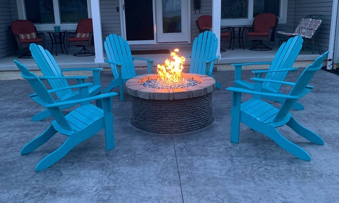 Huron House | Old Homestead #1: Gorgeous Lake Views Steps from Erie