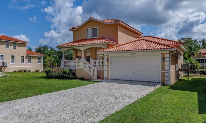 Homosassa House | Waterfront Retreat in Old Homosassa with Private Amenities