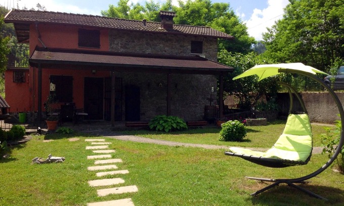 Beverino Villa | Idyllic Retreat: Old House with Park by the Five Lands