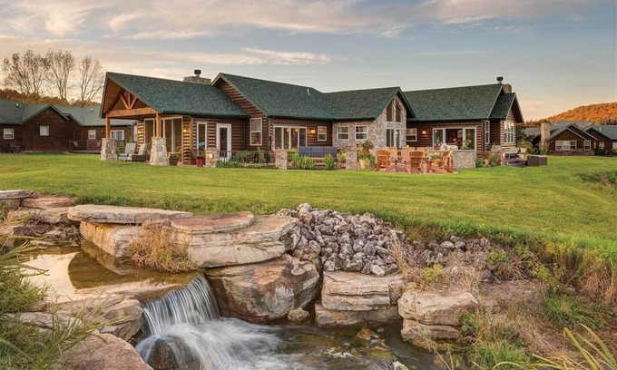 Camdenton Cottage | Inviting Old Kinderhook Cottage Rentals with Pool & Spa