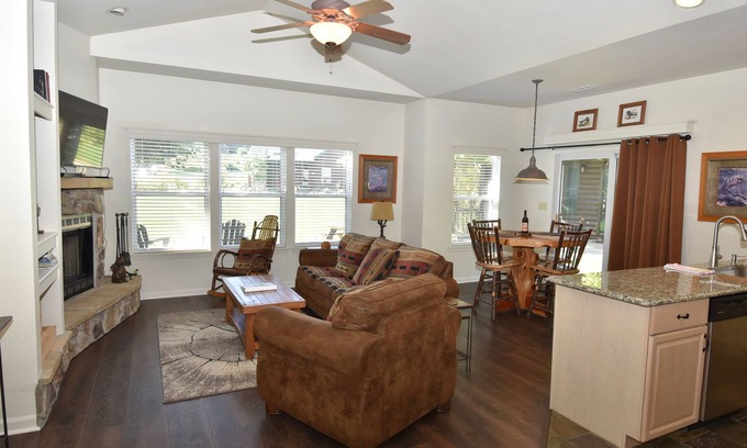 Camdenton Cottage | Riverfront Retreat at Old Kinderhook with Hot Tub & Pool