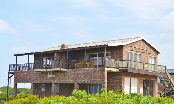Oyster Bay House | Oceanfront Comfort at Old Ladder - Guest Rated 8.9/10