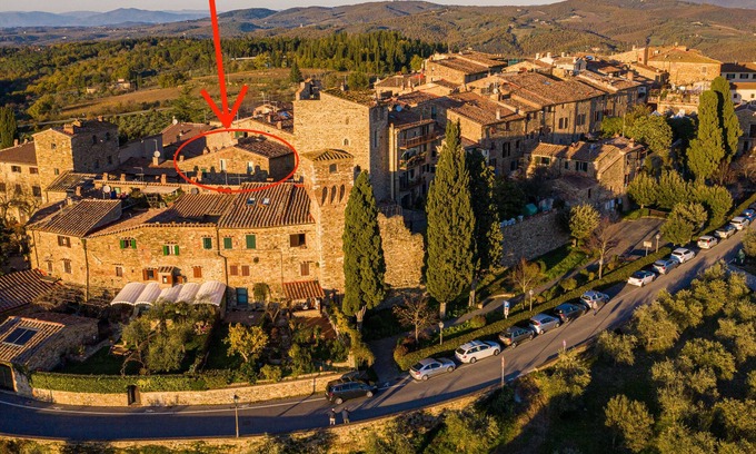 Barberino Tavarnelle Apartment | Explore the Old Medieval Apartment: Rated 9.6/10 with Breakfast