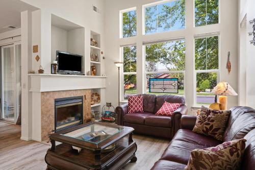 Southern Crossing House | Old Mill Proxi