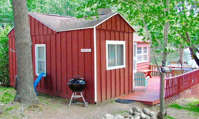 Minocqua Cabin | Lake Minocqua Retreat with Boat Dock and Pet-Friendly Stay