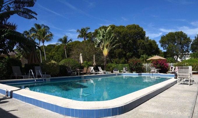 Old Naples House | Beachfront Getaway in Old Naples: Steps to 5th Ave Dining