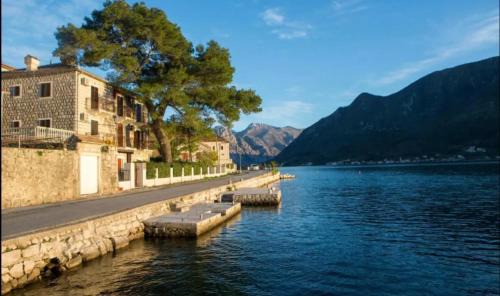 Perast Apartment | Family-Friendly Getaway at Old Pine Perast - Rated 9.8