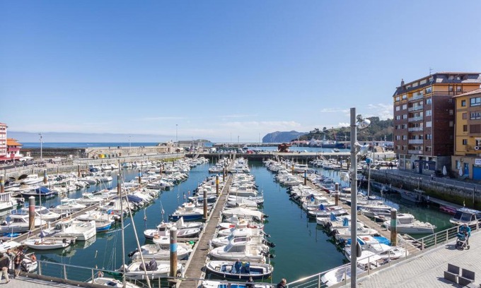 Bermeo Apartment | Relaxing Getaway at OLD PORT BERMEO with Pool Access